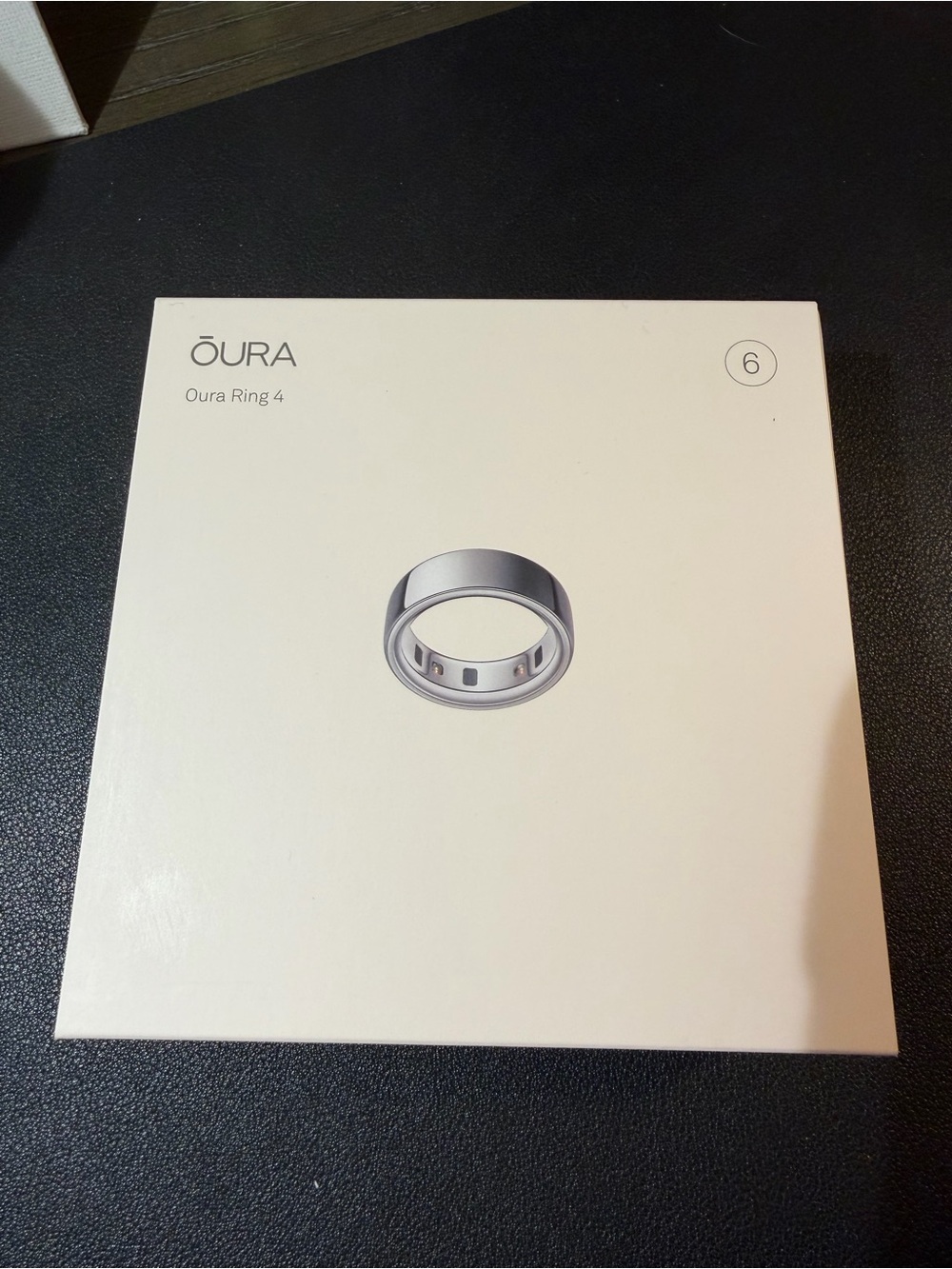 Oura Ring 4 - Silver (Size 6)